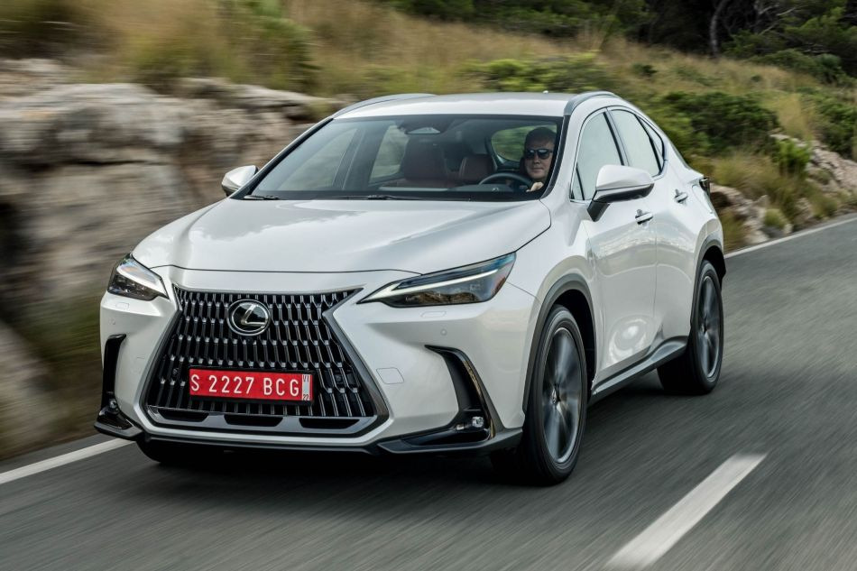 Revizuirea celei de-a doua generații a crossover-ului Lexus NX