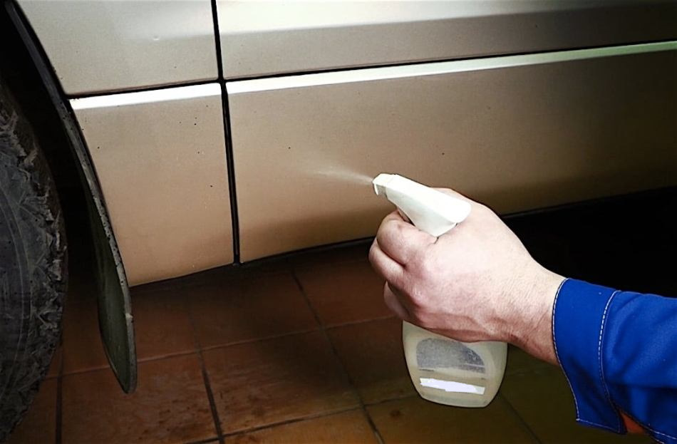 Mijloace pentru curățarea caroseriei mașinii: care sunt beneficiile și cum să alegeți