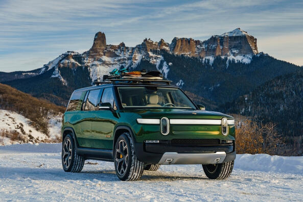 Revizuirea SUV-ului electric Rivian R1S Fotografie 2