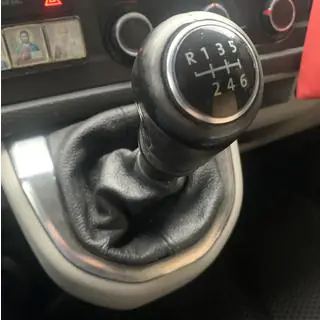 Husa schimbator viteze din piele Volkswagen T6 2015-2024 foto 1