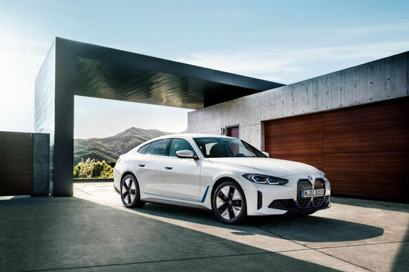 Revizuirea liftback-ului electric BMW i4