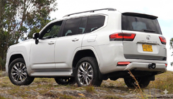 Toyota Land Cruiser 300 2021- Stopuri spate LED foto 2