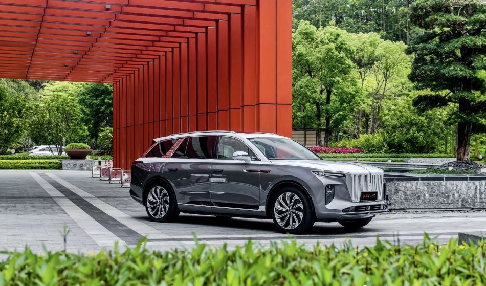 Hongqi E-HS9: o mașină electrică de lux din China