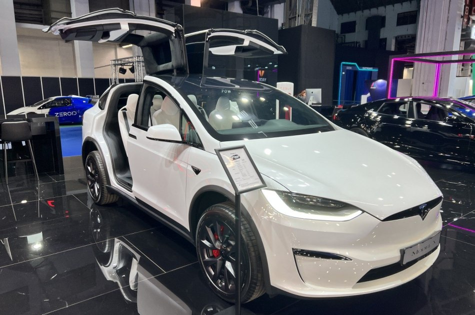 Tesla Model X: revizuire a crossover-ului actualizat