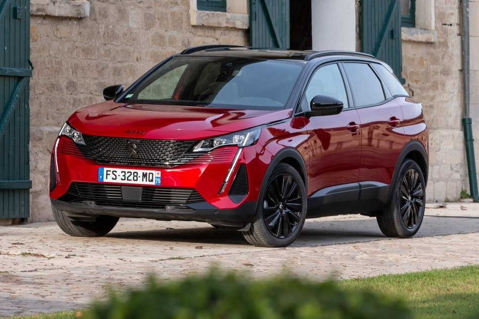 Revizuirea crossover-ului Peugeot 3008 actualizat din a doua generație
