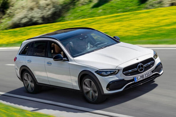 Mercedes-Benz C-Class All-Terrain: o revizuire a vehiculului de teren Fotografie 2