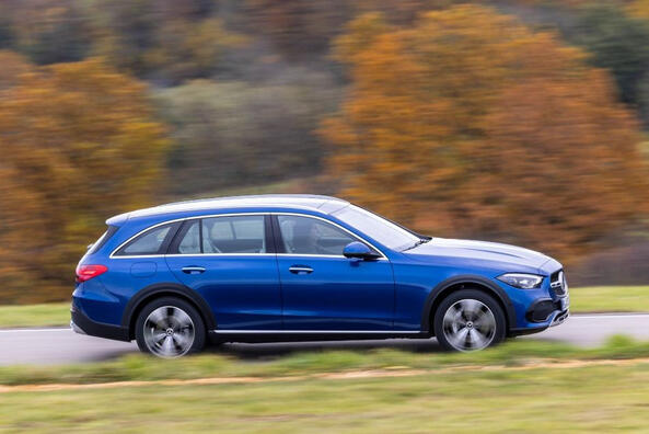 Mercedes-Benz C-Class All-Terrain: o revizuire a vehiculului de teren Fotografie 4