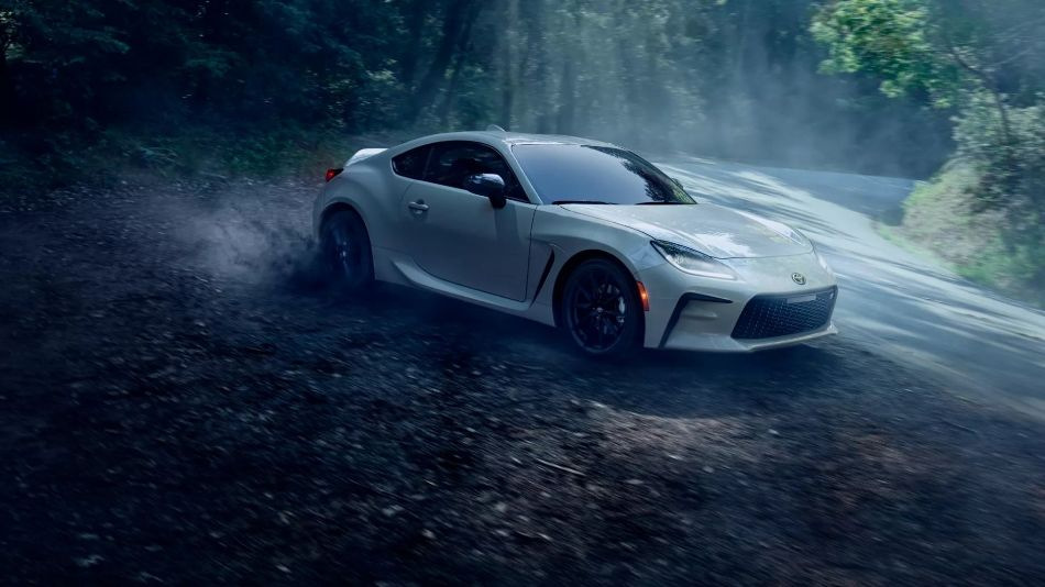 Toyota GR86: recenzie a coupe-ului sport din a doua generație
