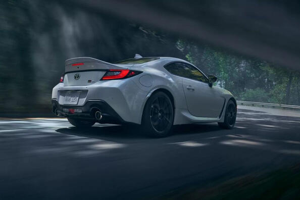 Toyota GR86: recenzie a coupe-ului sport din a doua generație Fotografie 3