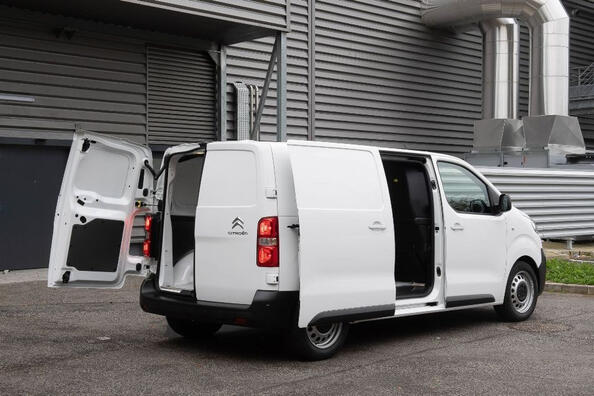 Citroen e-Jumpy: recenzie a dubei electrice Fotografie 3