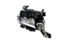 Toyota Land Cruiser 200 2007-2021 Far fata dreapta 2016+ (Executive) foto 4