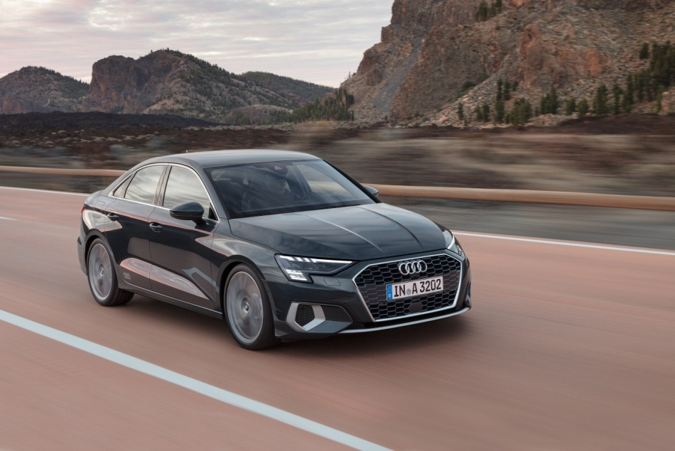 Audi A3 Sedan a 4-a generație recenzie