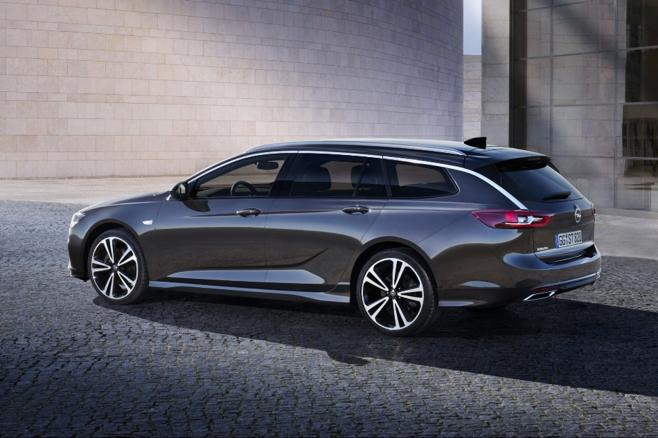 Opel Insignia Sports Tourer: recenzie și caracteristici ale break-ului actualizat