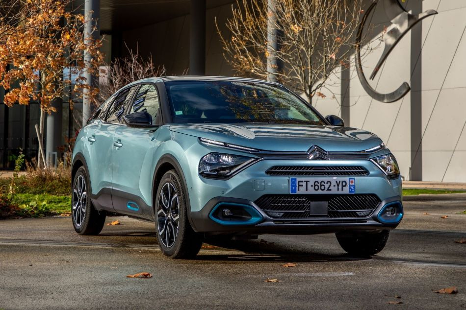 Revizuirea hatchback-ului cross electric Citroen e-C4