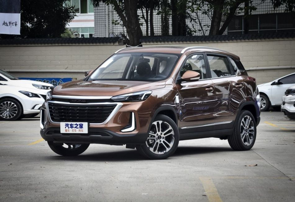 BAIC X3 din a doua generație: un crossover compact și elegant