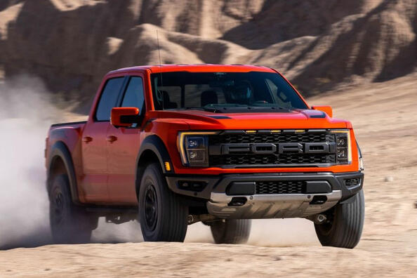 Ford F-150 Raptor: un pick-up care cucerește off-road Fotografie 4