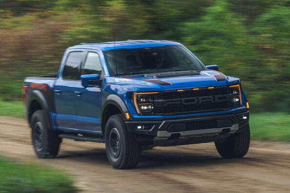 Ford F-150 Raptor: un pick-up care cucerește off-road Fotografie 2