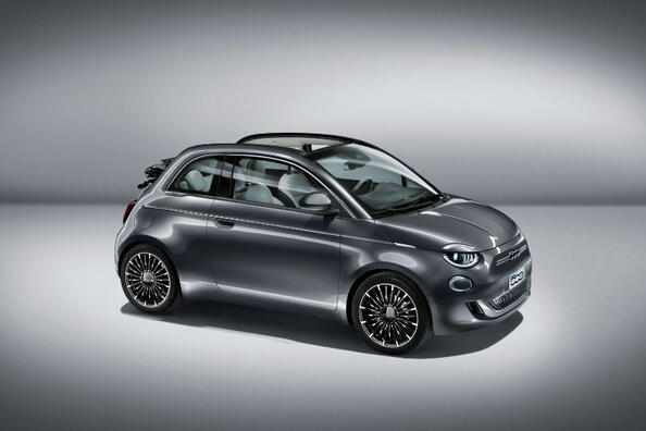Fiat 500e Cabrio: un cabriolet electric elegant pentru oraș