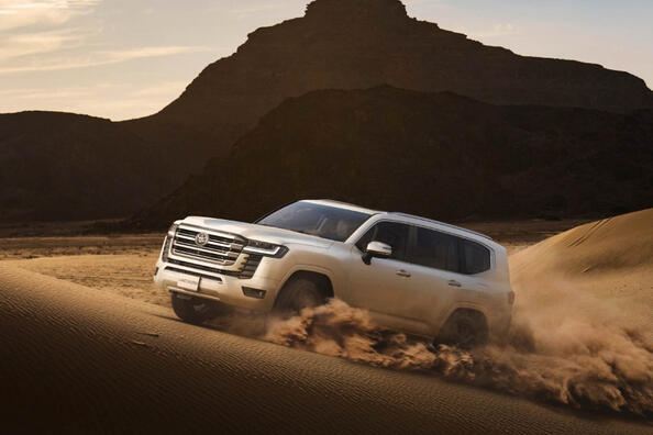 Toyota Land Cruiser 300: recenzie despre legendarul SUV Fotografie 2