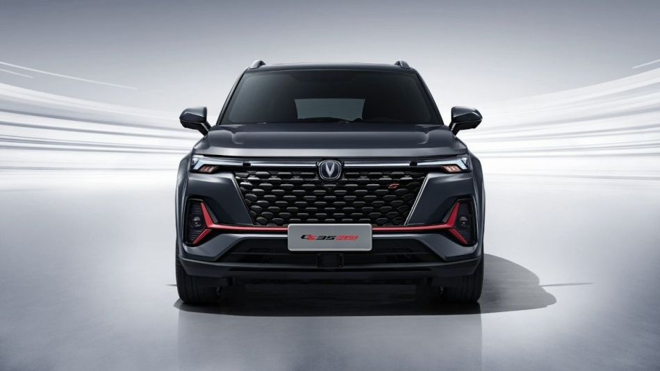 Changan CS35 Plus: crossover compact actualizat
