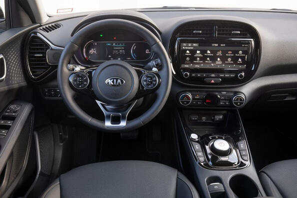 KIA Soul EV: o mașină electrică elegantă și practică Fotografie 5