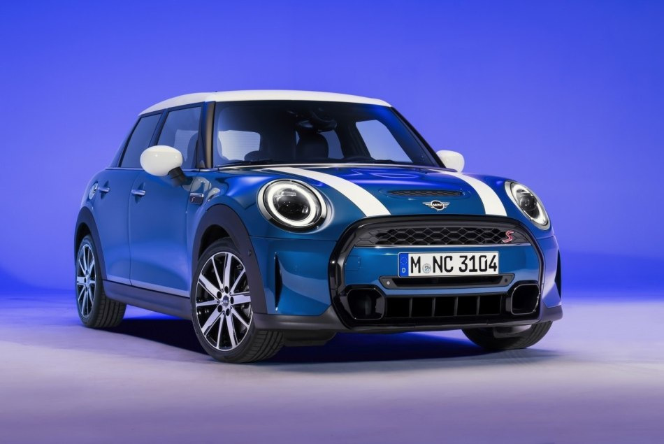 MINI Hatchback 5D: revizuire a generației compacte hatchback III