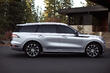 Lincoln Aviator: SUV american de lux foto 3