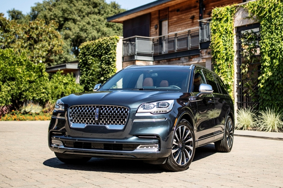 Lincoln Aviator: SUV american de lux