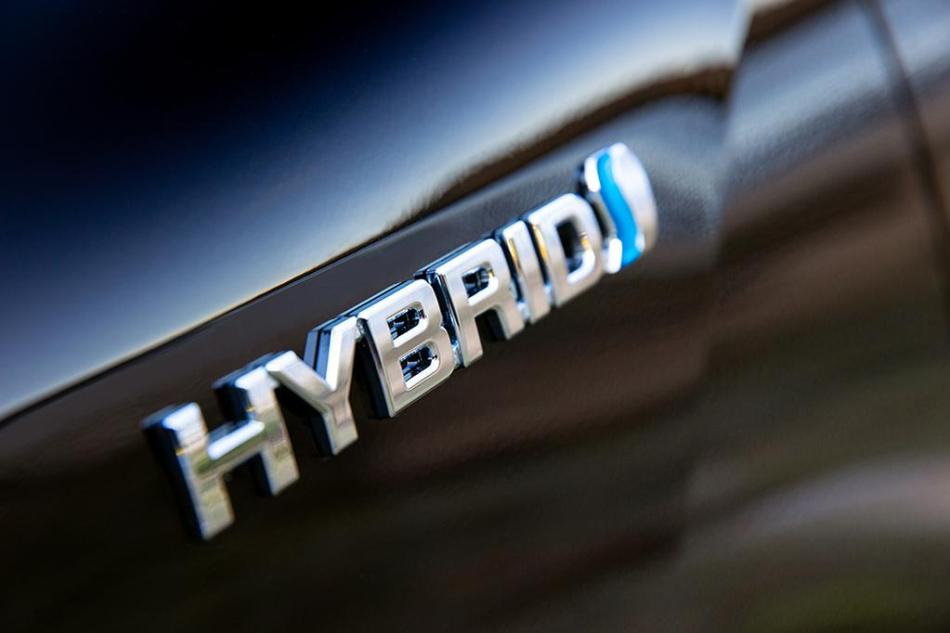 Tipuri de mașini hibride: PHEV, MHEV și altele