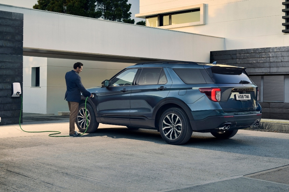 Ford Explorer Hybrid: un compromis economic în lumea crossover-urilor mari