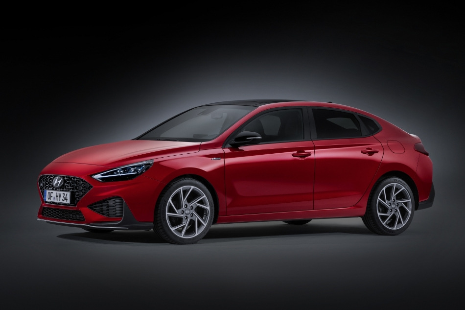 Revizuirea elegantului Hyundai i30 Fastback liftback