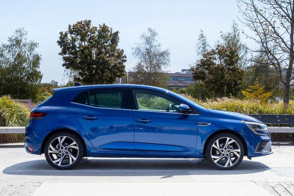 Renault Megane Hatchback: farmec francez cu noile tehnologii Fotografie 3