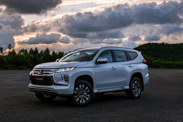 Mitsubishi Pajero Sport: războinic off-road actualizat Fotografie 3