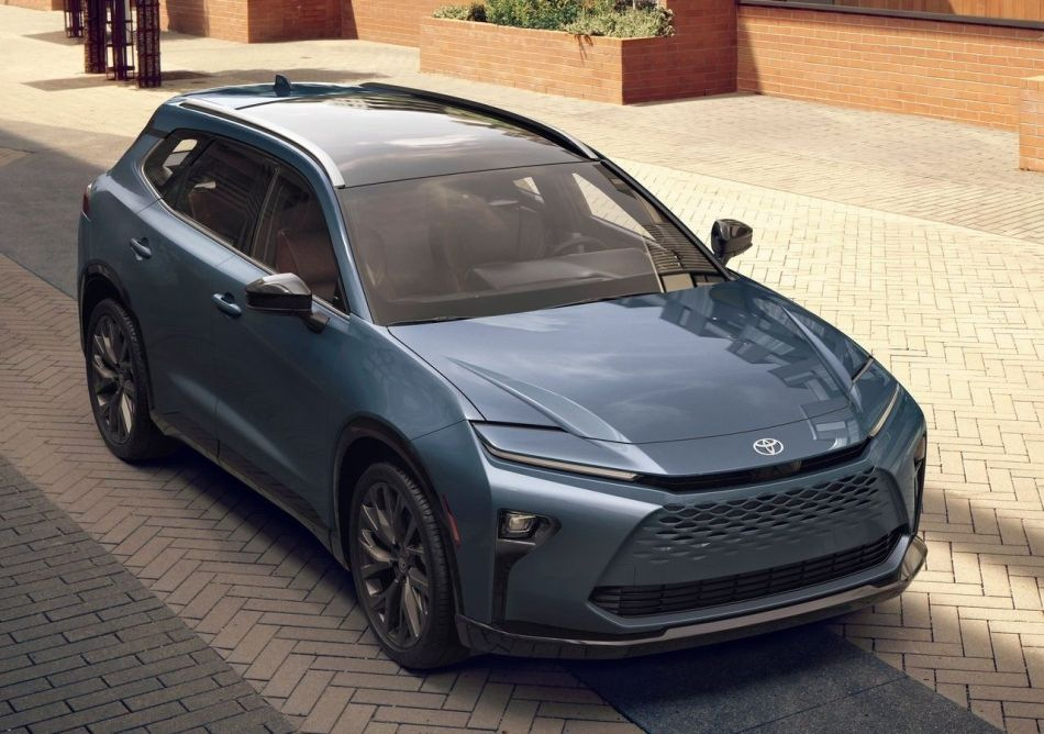 Revizuirea noului crossover Toyota Crown Signia