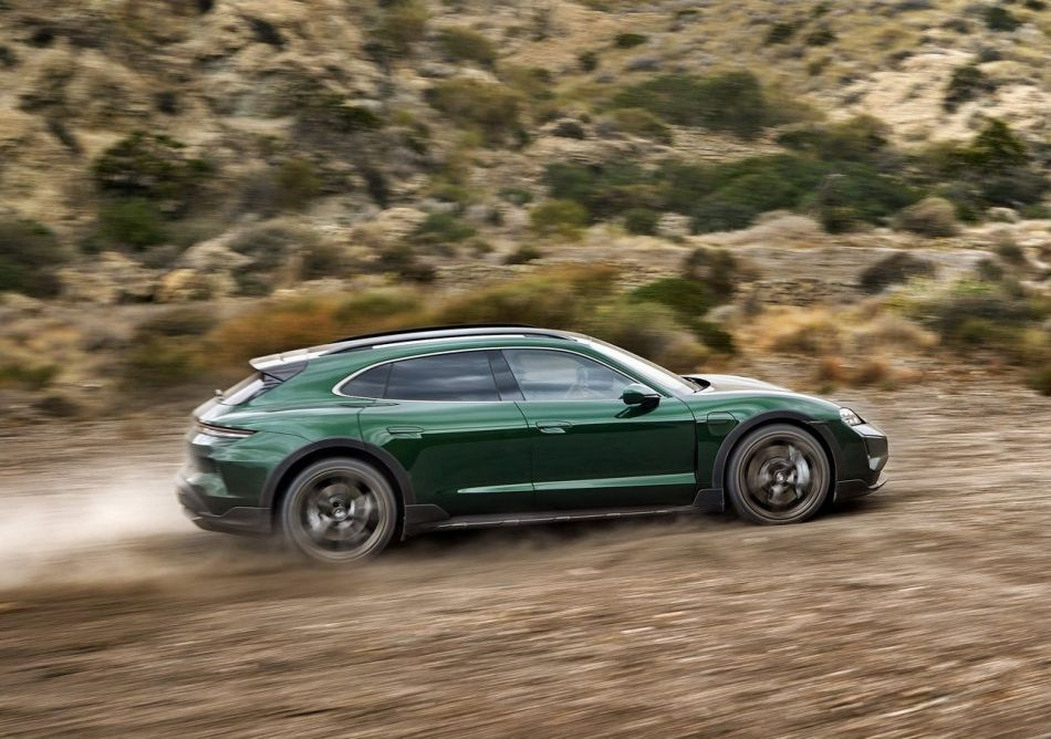 Porsche Taycan Cross Turismo 2024: break electric actualizat