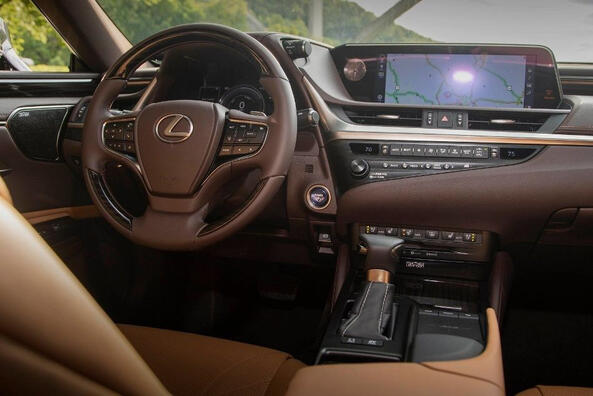 Lexus ES Hybrid: lux și liniște pe tracțiune electrică Fotografie 5