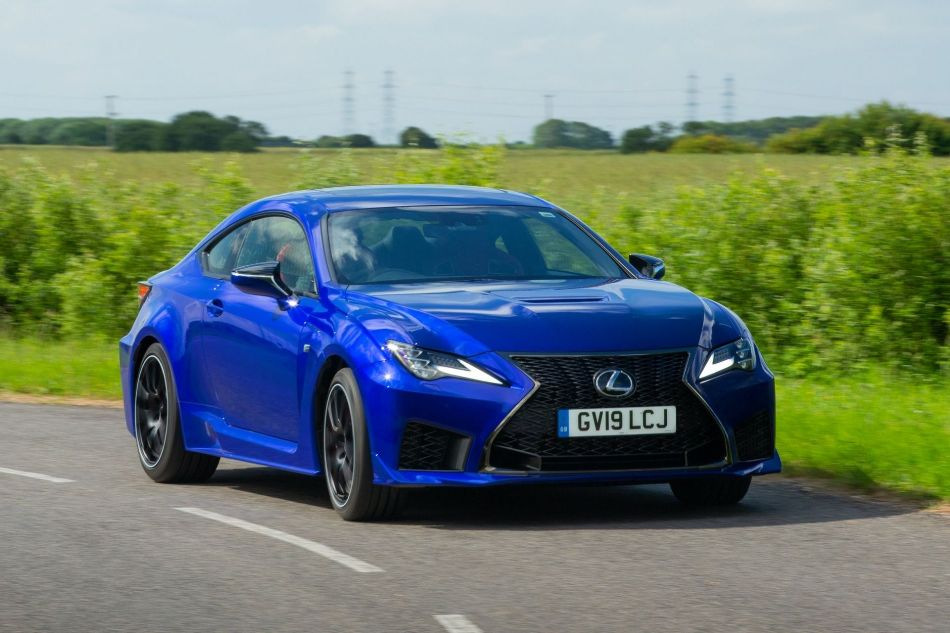 Revizuirea coupe-ului sport Lexus RC F „încărcat”.
