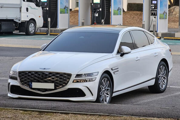 2023 Genesis G80 Review: Sedanul premium coreean actualizat tocmai a devenit mai strălucitor Fotografie 1
