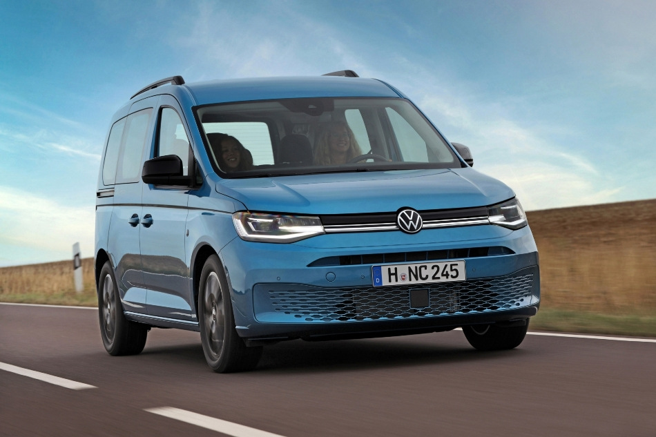 Recenzie Volkswagen Caddy Kombi: un asistent universal pentru familie și afaceri