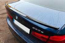 BMW Seria 5 G30/G31 2017–2023 Spoiler M4-Style (Negru Lucios) foto 11