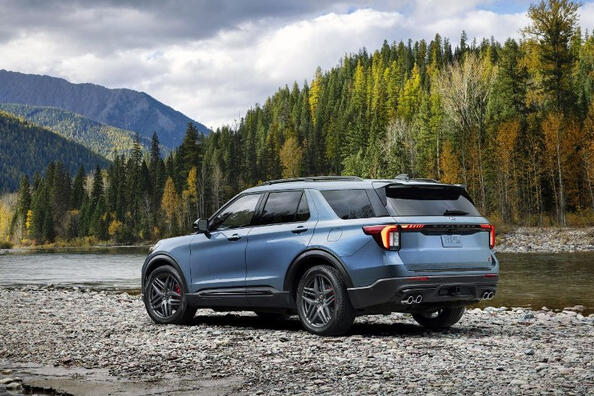 Revizuirea SUV-ului american Ford Explorer 2024 actualizat Fotografie 4