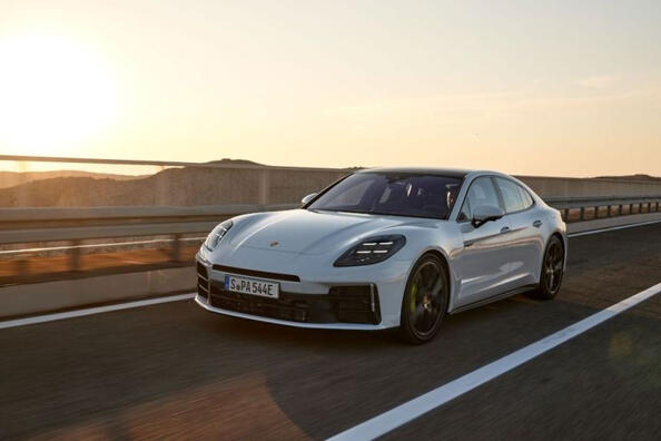 Porsche Panamera 2024: evoluția unei mașini sport