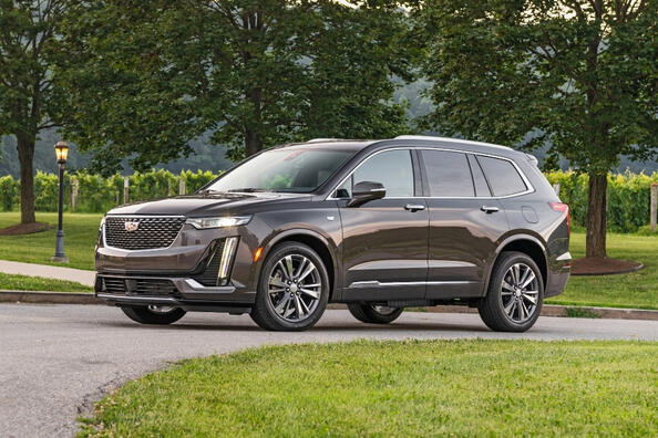 Recenzie crossover de lux de dimensiuni medii Cadillac XT6