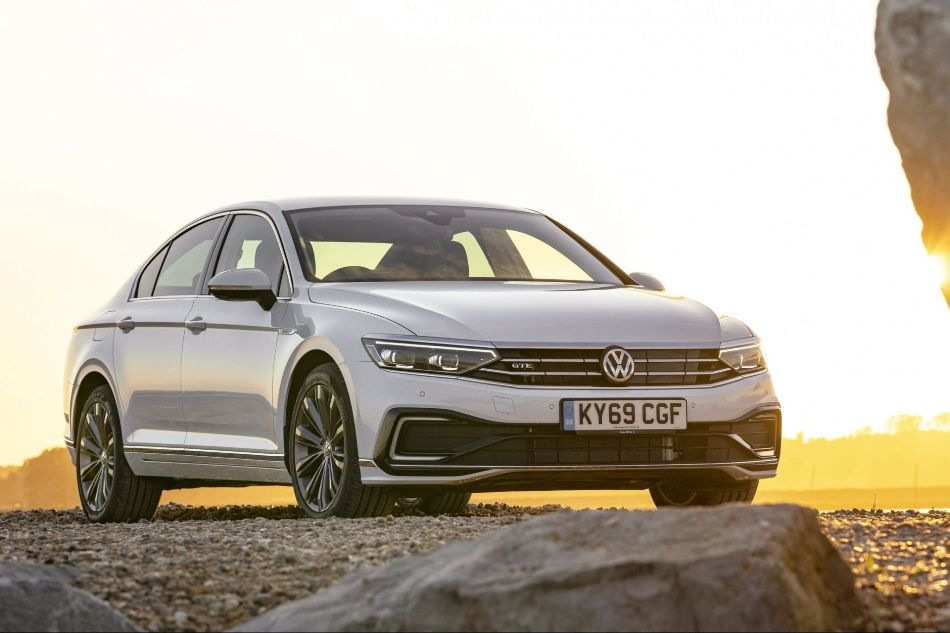 Volkswagen Passat GTE: revizuire sedan hibrid