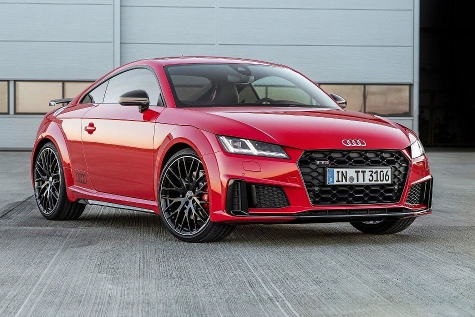 Audi TTS Coupe: caracter sportiv într-un coupe elegant