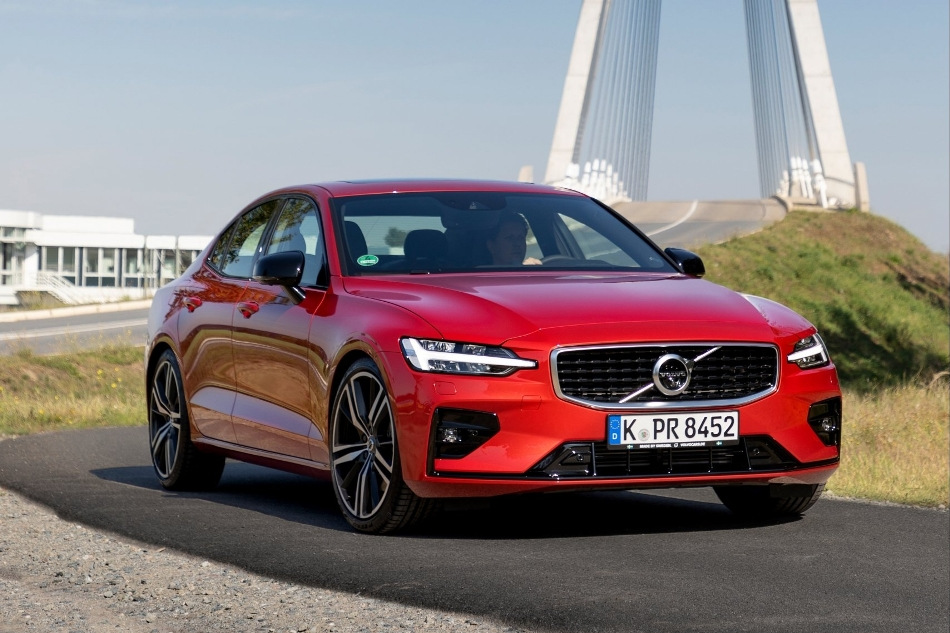 Recenzie Volvo S60: sedan suedez elegant