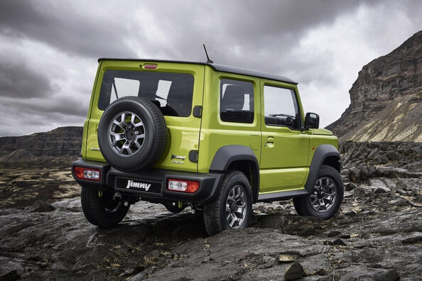 Legendarul SUV Suzuki Jimny IV generație Fotografie 3