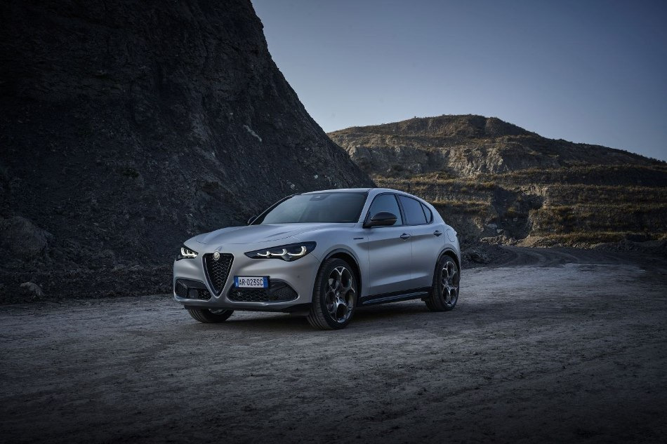 Revizuirea crossover-ului italian actualizat Alfa Romeo Stelvio