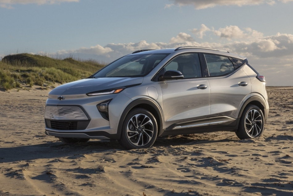 Chevrolet Bolt EUV: crossover compact electric cu o autonomie de până la 400 km