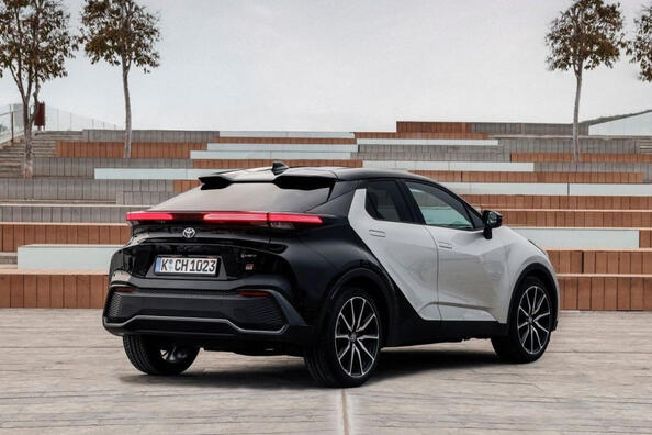 Toyota C-HR 2023: revizuire a celei de-a doua generații Fotografie 3